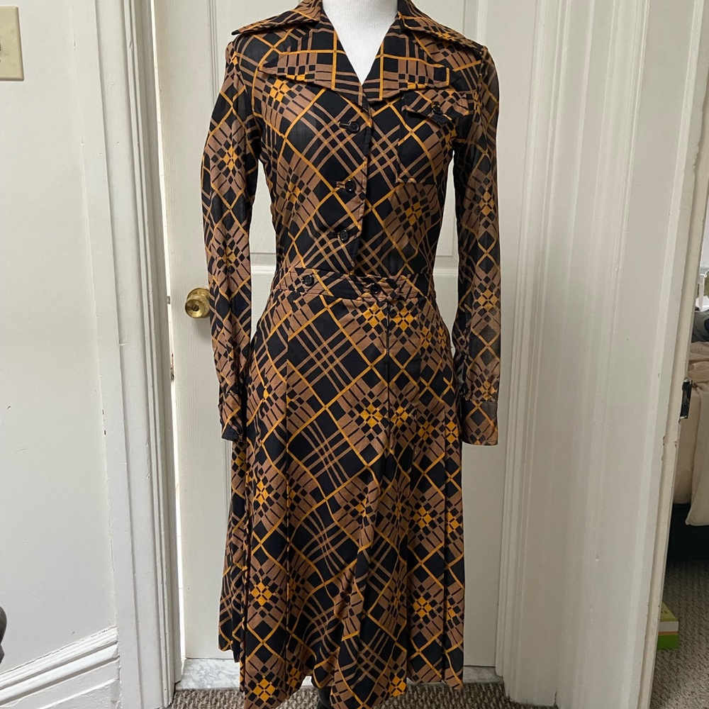 Vintage 1960s long sleeve dress. Small.  From Rio.